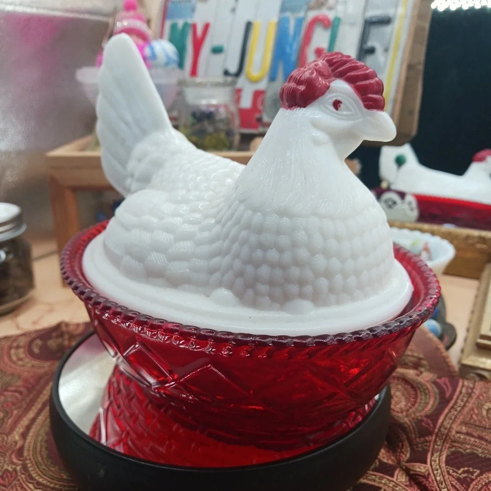 Vtg WESTMORELAND Milk Glass Hen On Amberina Nest SPLIT TAIL Holiday Marriage HON